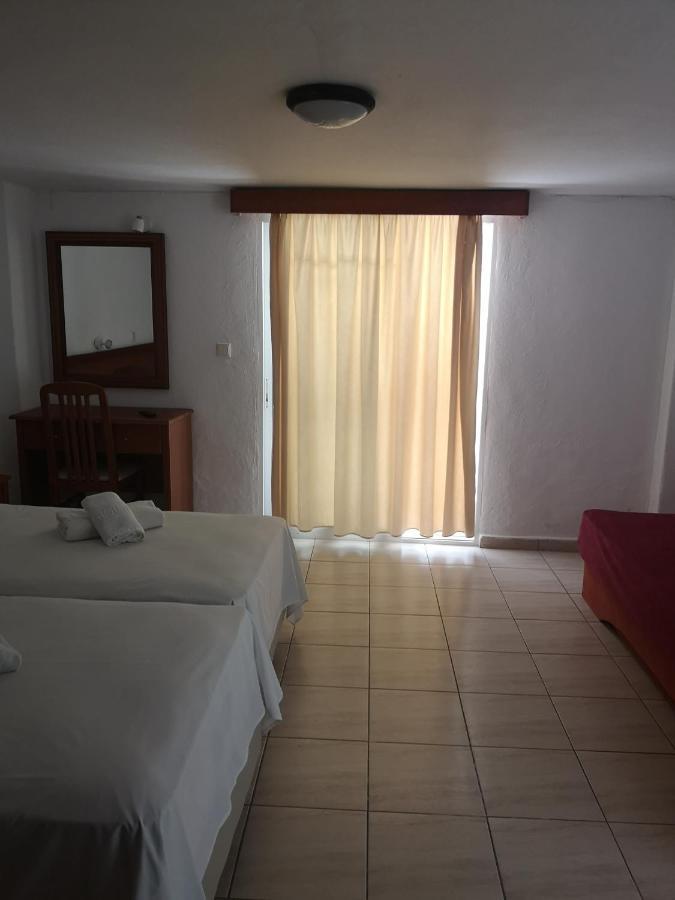 Hotel Gatos Beach Pefkochori Exterior foto