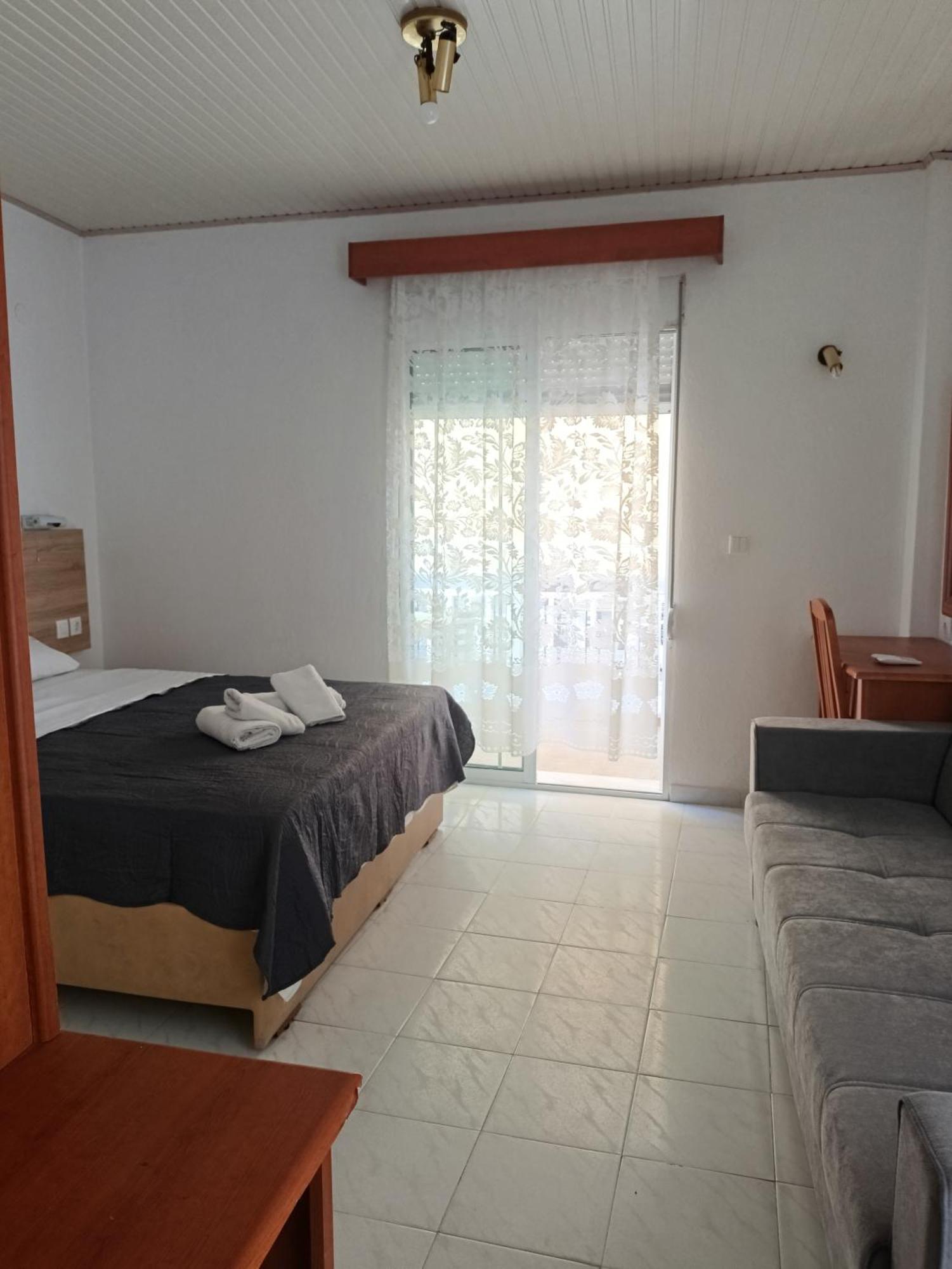 Hotel Gatos Beach Pefkochori Zimmer foto