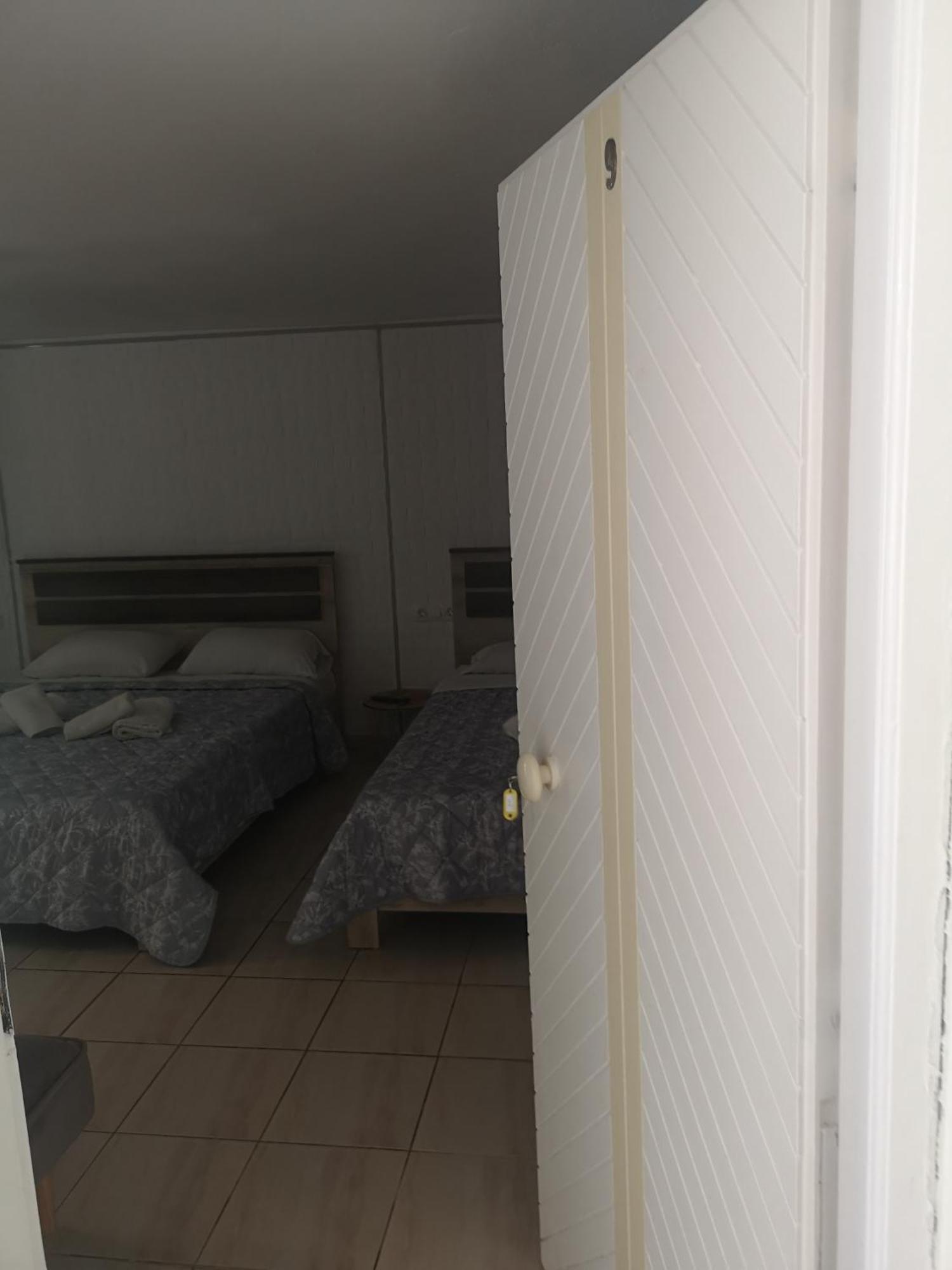 Hotel Gatos Beach Pefkochori Zimmer foto